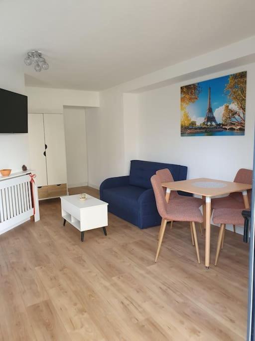Studio Equipe Et Meuble St Cyprien Saint-Cyprien  Luaran gambar